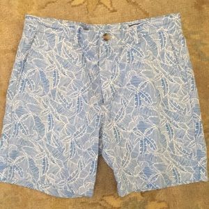 Vineyard Vines men’s Breaker shorts.